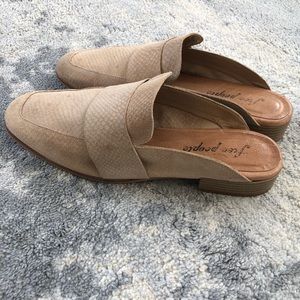 FREE PEOPLE SUEDE MULES - 40